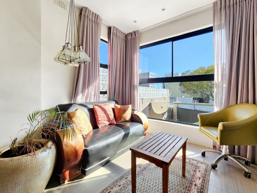 To Let 2 Bedroom Property for Rent in Green Point Western Cape